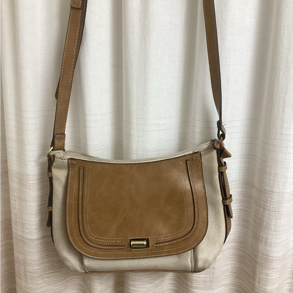 Liz Claiborne Tan and Cream Women's Shoulder Bag
